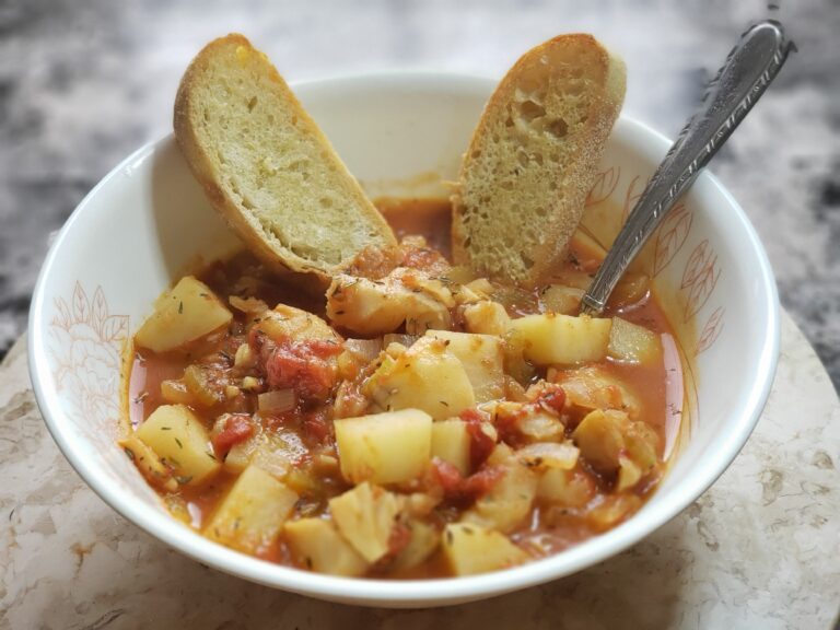 Manhattan Fish Chowder With Garlic Ciabatta Bread - Life Time Vibes