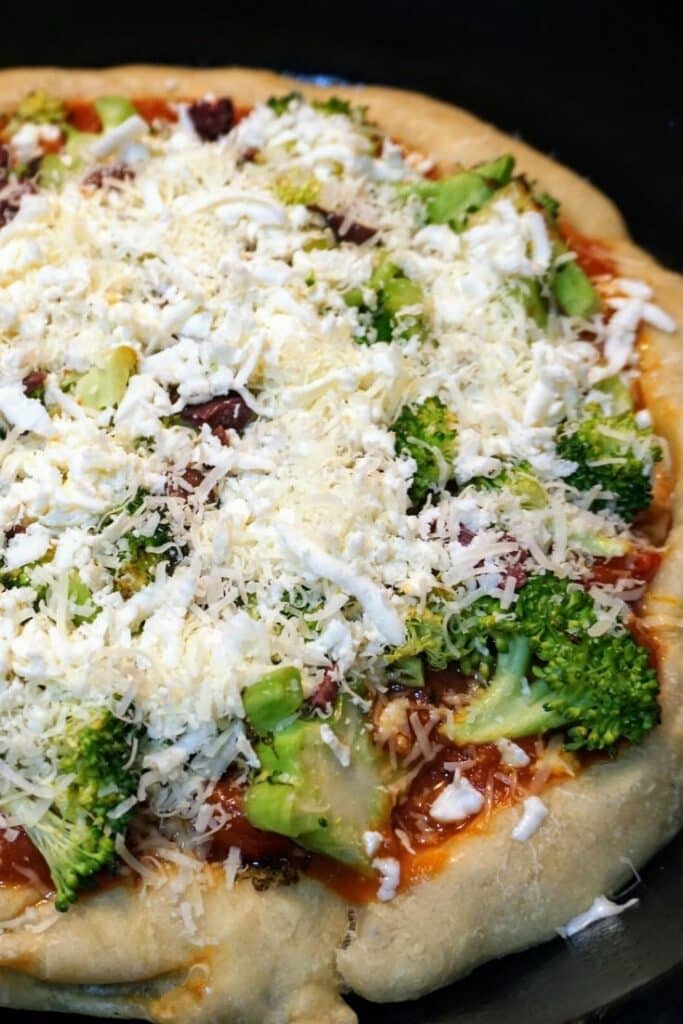 Broccoli Black Olive Pizza